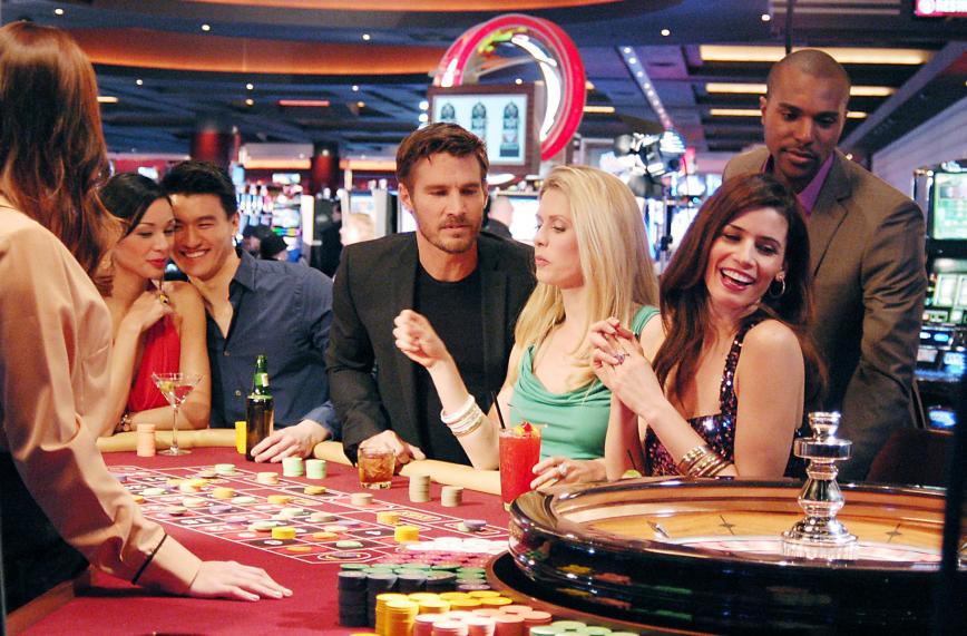 Enjoy Realistic Casino Game Playing With Live Casinos